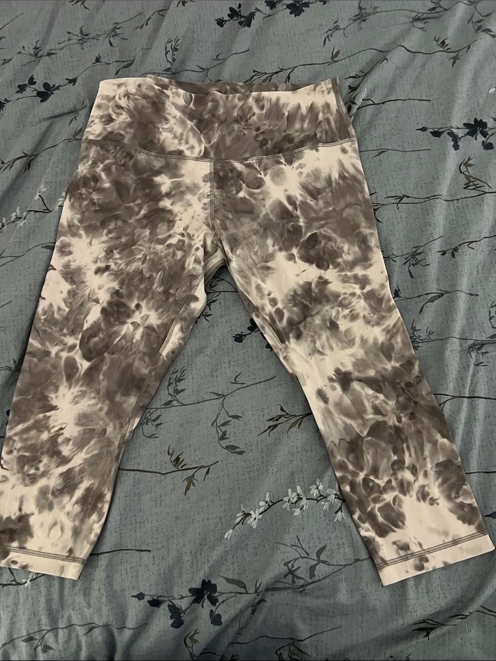 lululemon athletica Gray Tie-Dye Capri Leggings